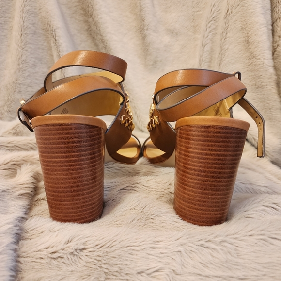Michael Kors Rockstud Sandals 8.5/39 NWOB - Picture 3 of 5
